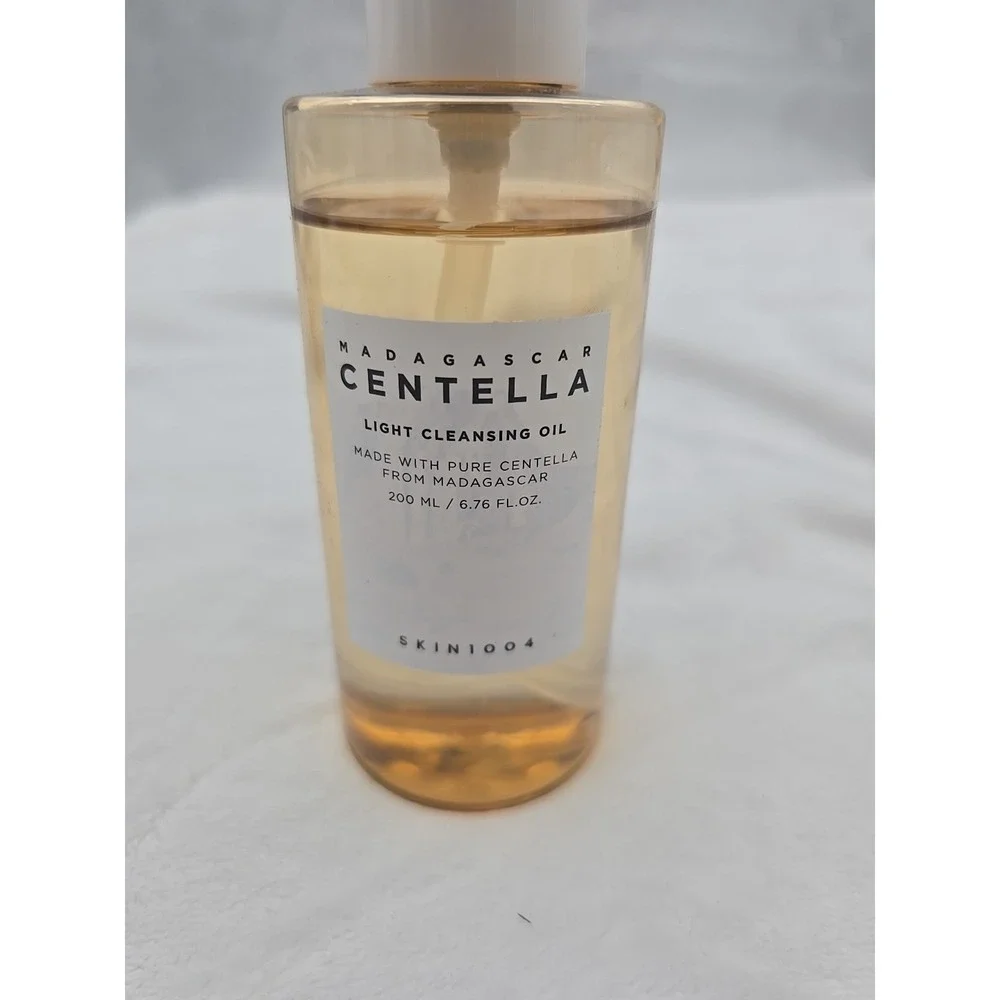 Skin1004 - Madagascar Centella‎ LIGHT CLEANSING OIL (210ml)